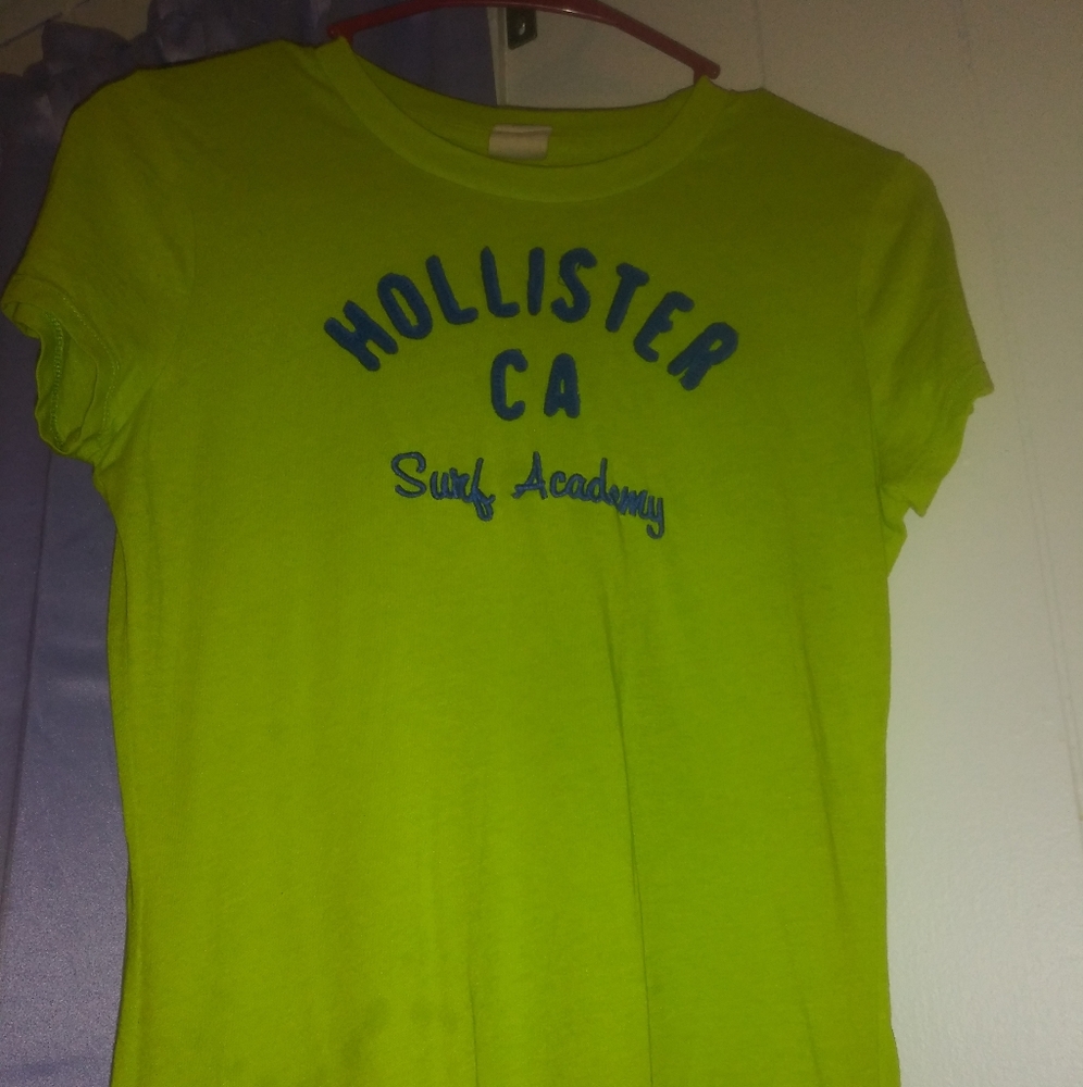 Hollister tee